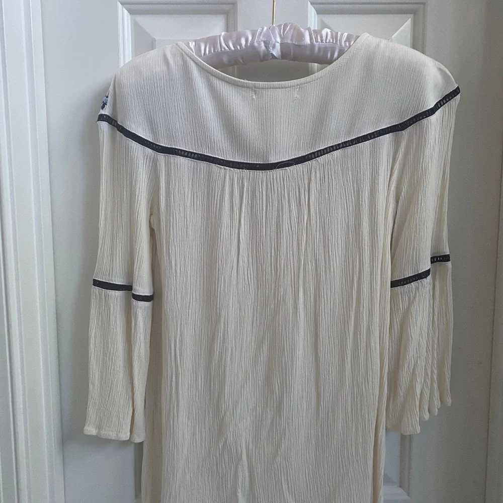 BOHO style embroidered top. - Picture 4 of 4